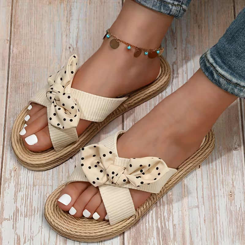 Ciabatte Donna con Fiocco Floreale e Suola in Rafia – Sandali Piatti Estivi Boho Mare Spiaggia