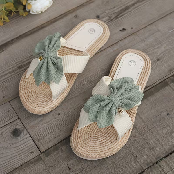 Ciabatte Donna con Fiocco Floreale e Suola in Rafia – Sandali Piatti Estivi Boho Mare Spiaggia