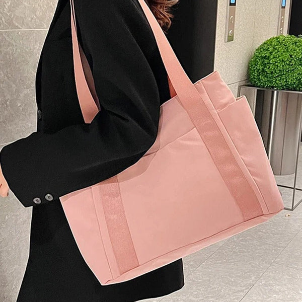 Borsa a tracolla da donna: elegante, spaziosa e perfetta per l'uso quotidiano - Salute Farma